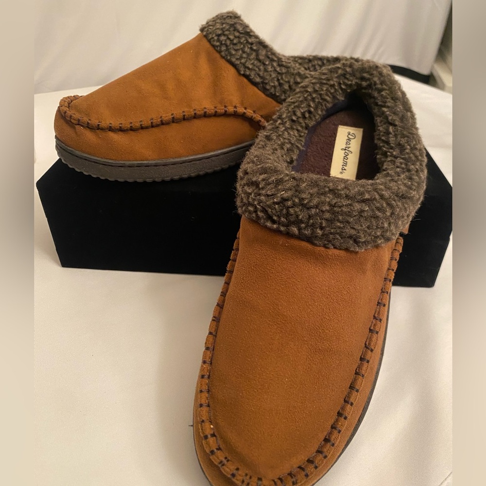 Dearfoams men’s slippers size 9/10 medium coffee color new without tags
